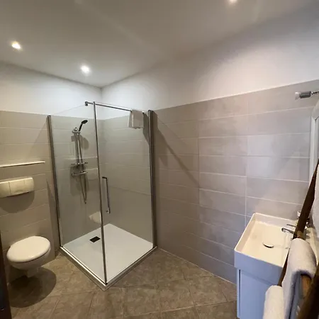 Les Jardins Sta Giulia Avec Piscine Hotel