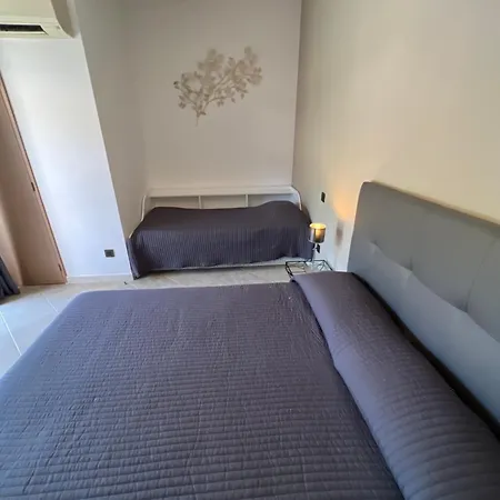 Les Jardins Sta Giulia Avec Piscine Hotel *